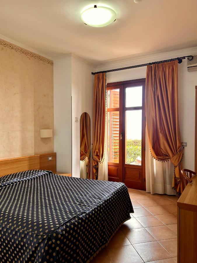 Hotel Lachea Aci Trezza Extérieur photo