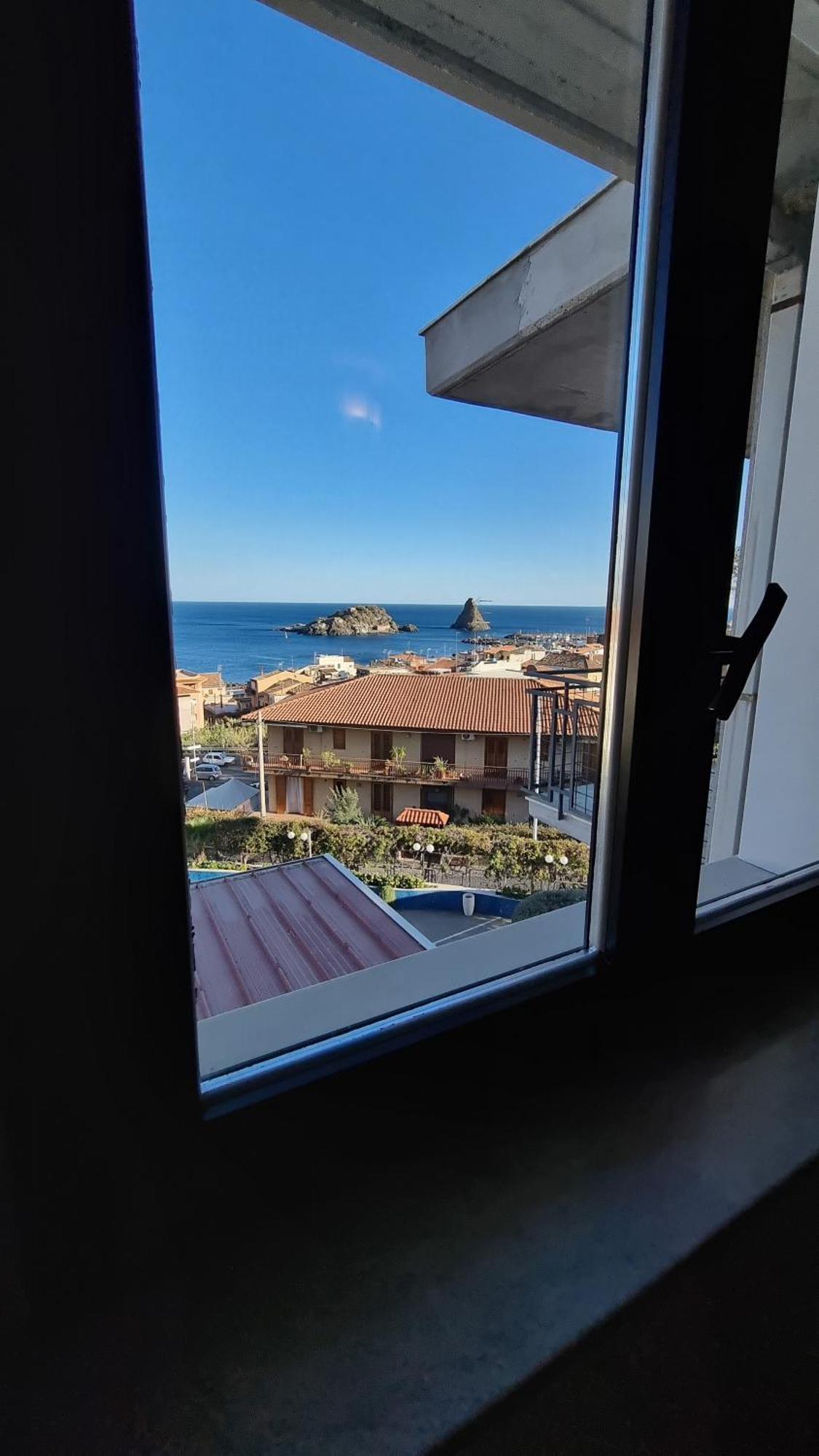 Hotel Lachea Aci Trezza Extérieur photo