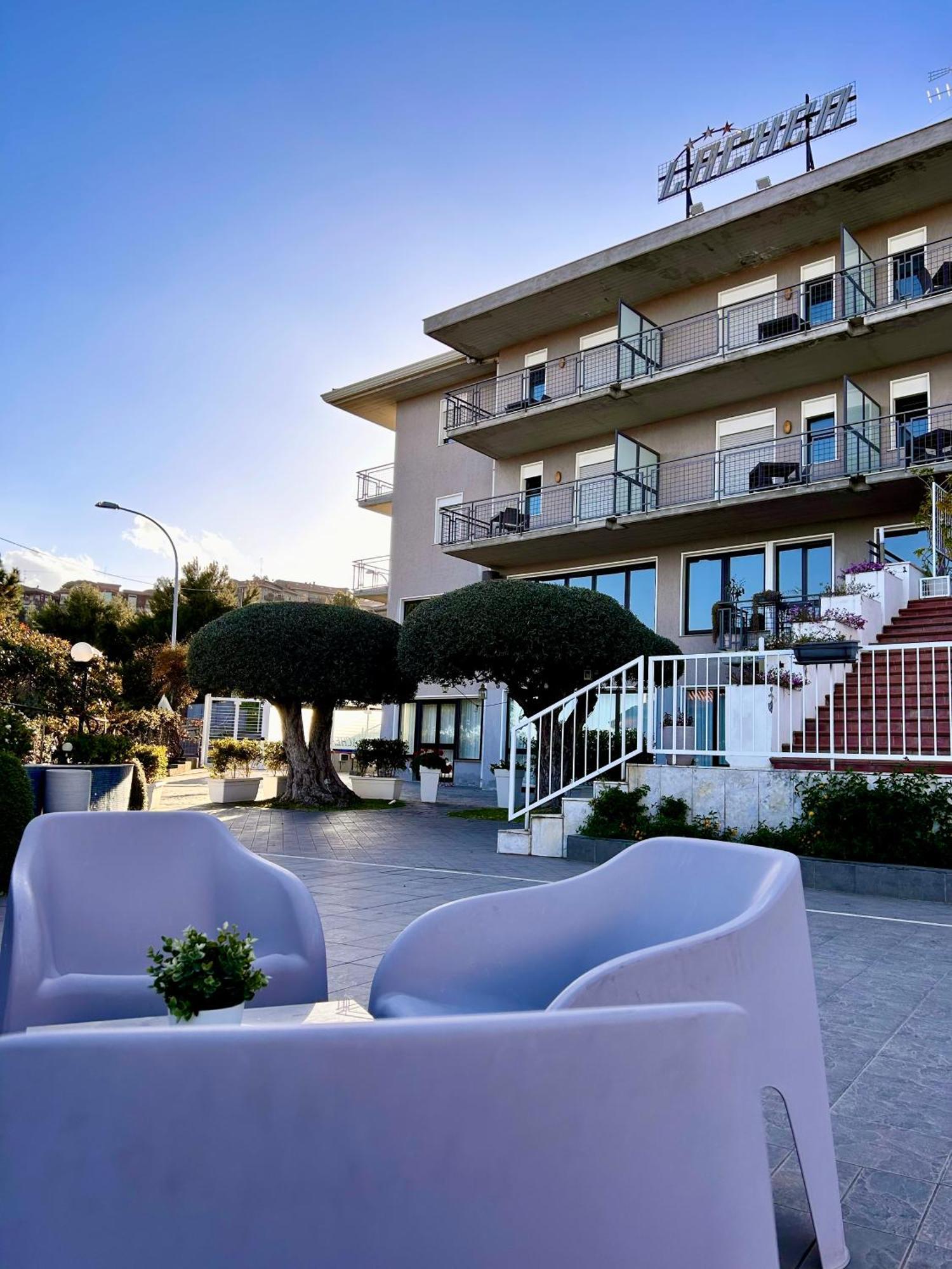 Hotel Lachea Aci Trezza Extérieur photo