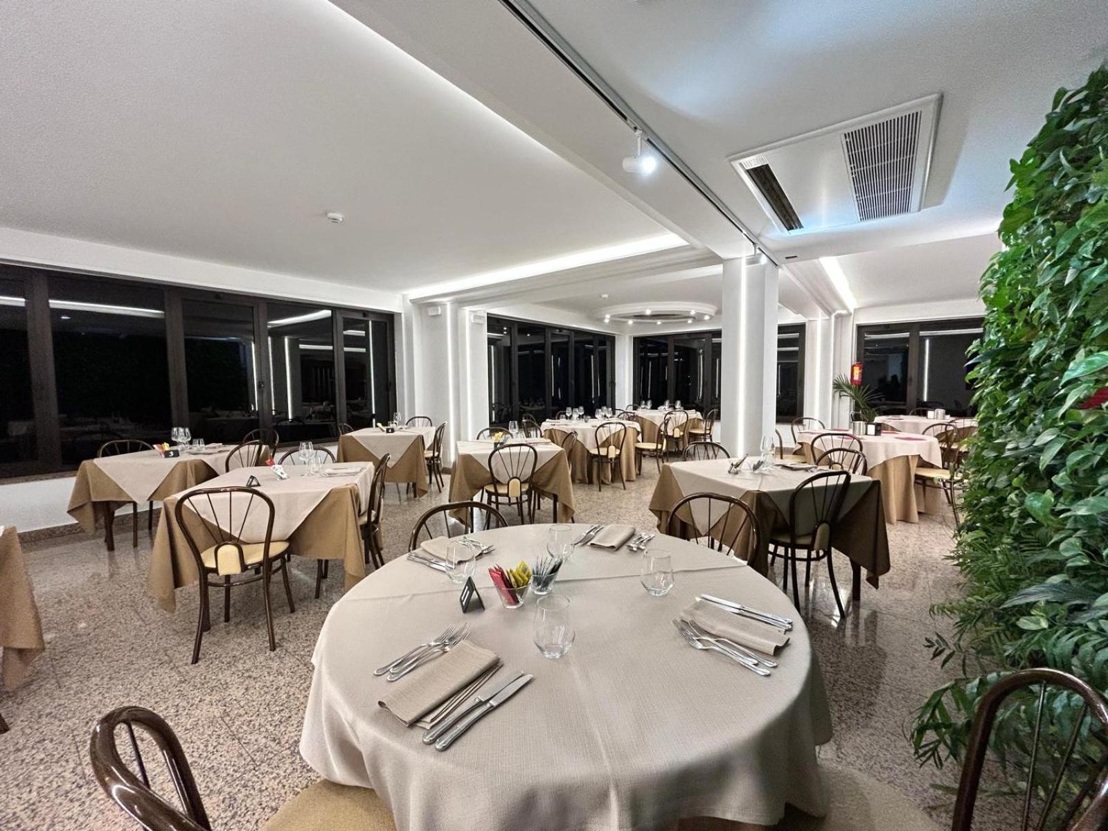 Hotel Lachea Aci Trezza Extérieur photo